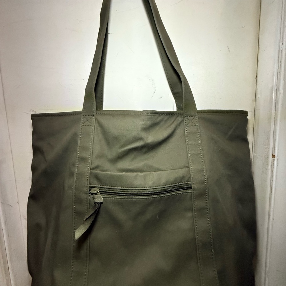 Vera Bradley (Vera tote-Olive green)